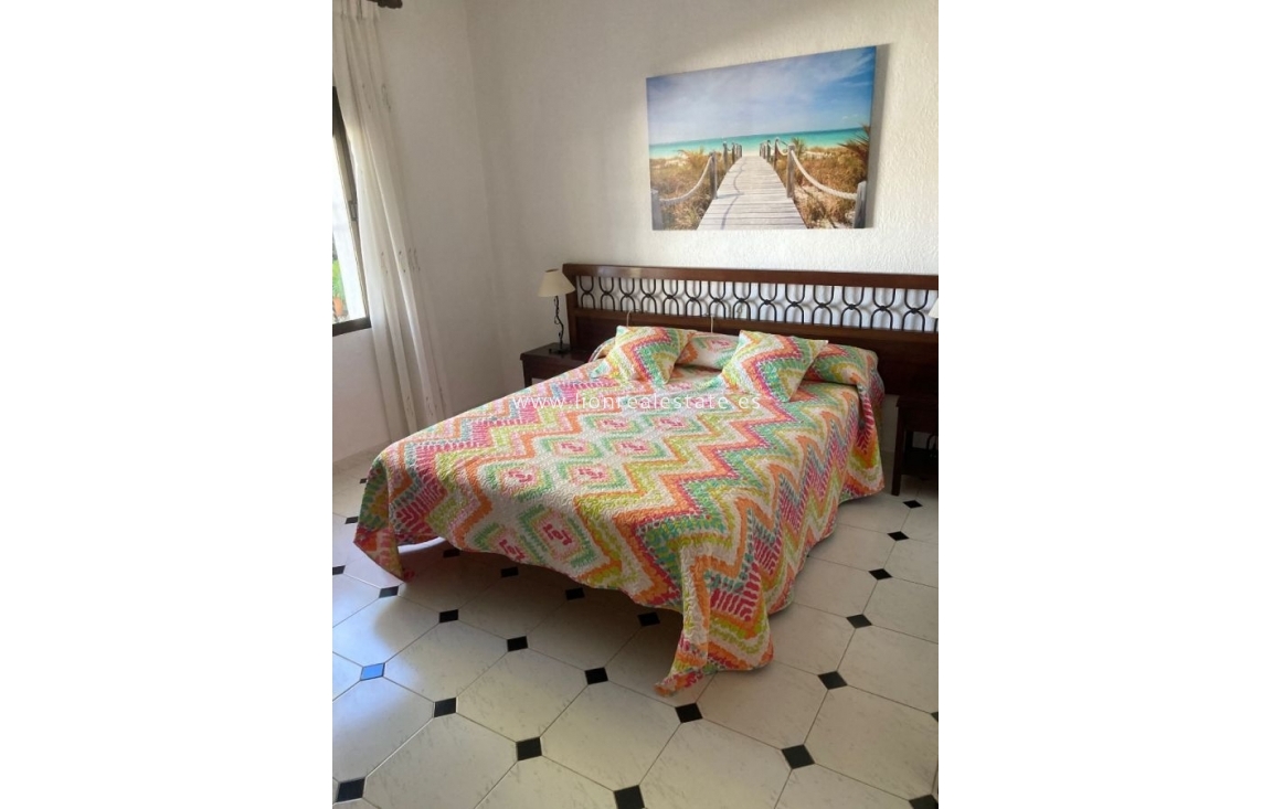 Odsprzedaż - Villa - Cabo Roig - Costa blanca