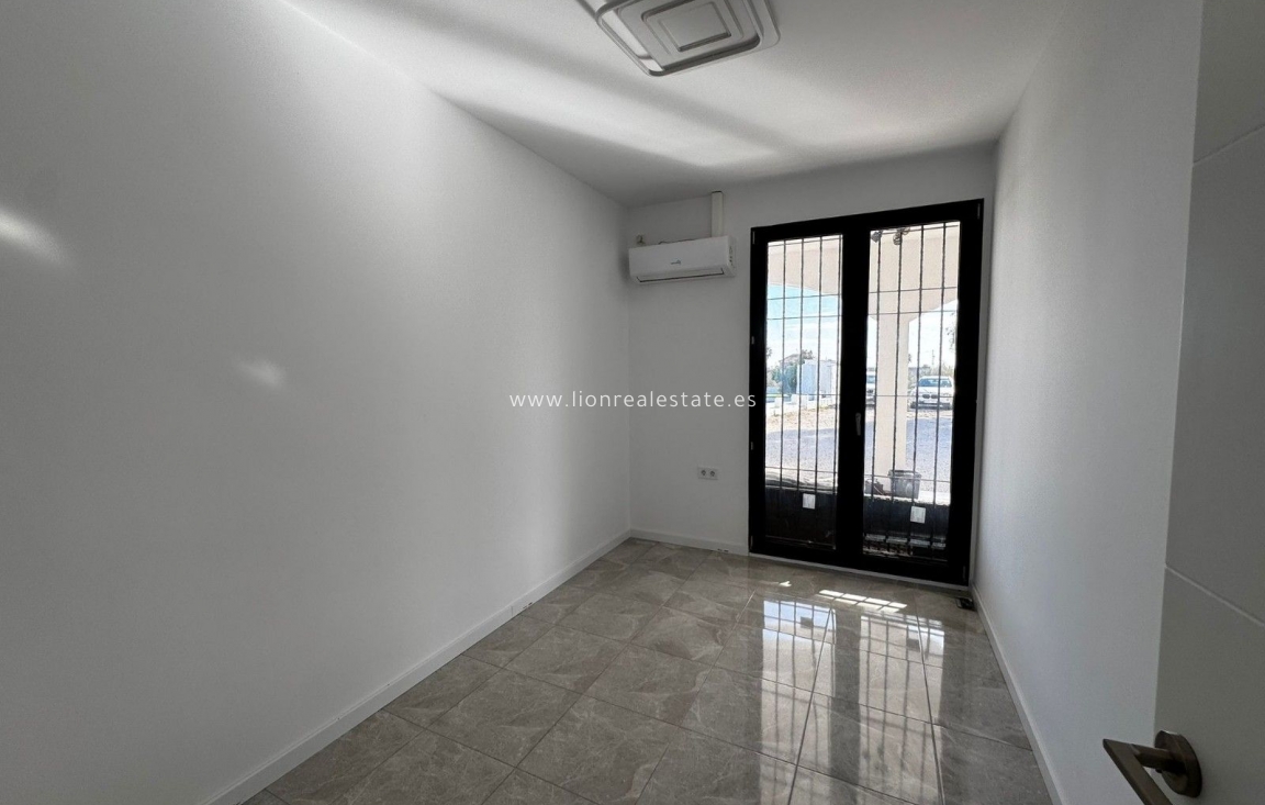 Odsprzedaż - Villa - Crevillent - Comunidad valenciana