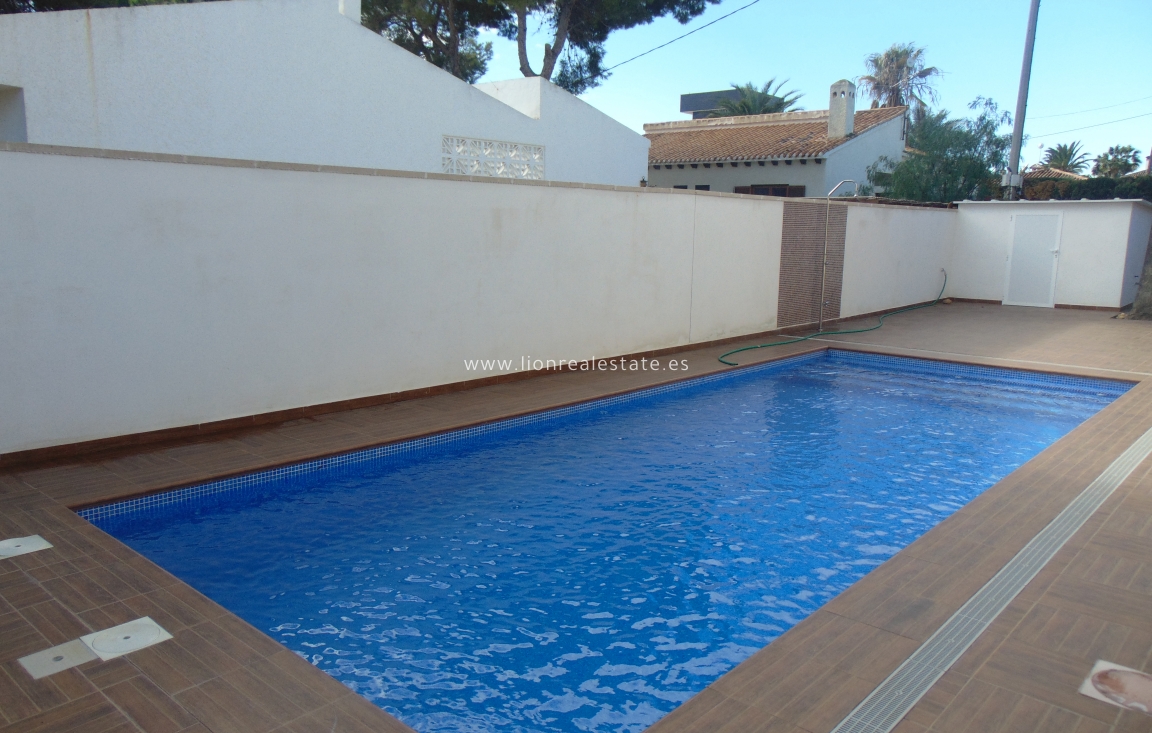 Odsprzedaż - Villa - Orihuela Costa - Cabo Roig