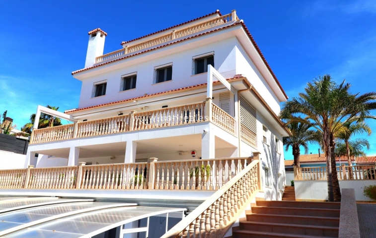 Odsprzedaż - Villa - Orihuela Costa - Campoamor