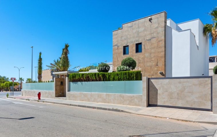 Odsprzedaż - Villa - Orihuela Costa - Campoamor