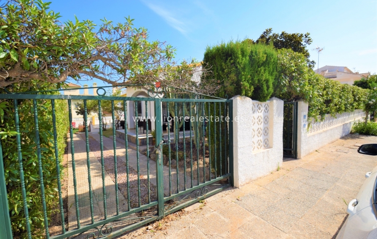 Odsprzedaż - Villa - Orihuela Costa - La Zenia