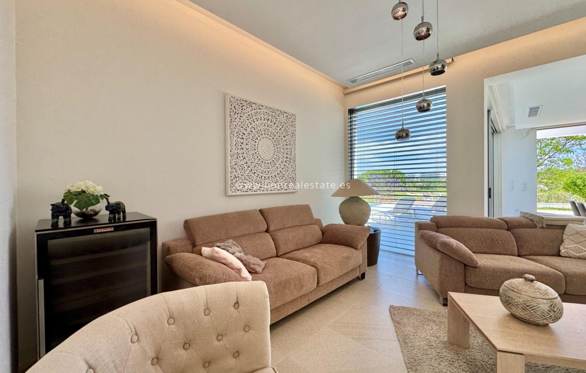 Odsprzedaż - Villa - Orihuela Costa - Las Colinas Golf