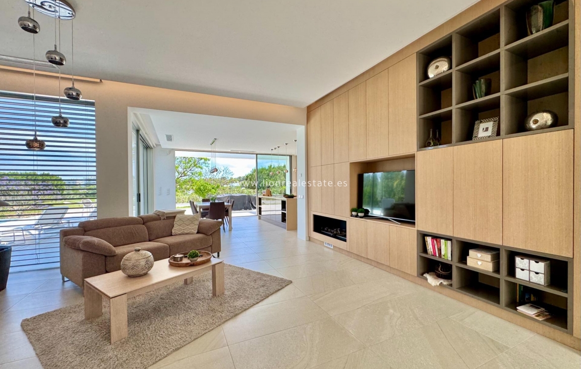 Odsprzedaż - Villa - Orihuela Costa - Las Colinas Golf