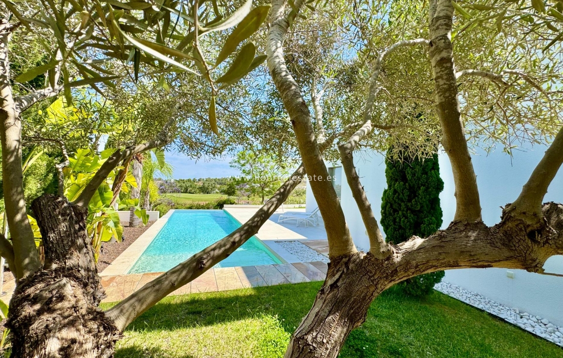Odsprzedaż - Villa - Orihuela Costa - Las Colinas Golf