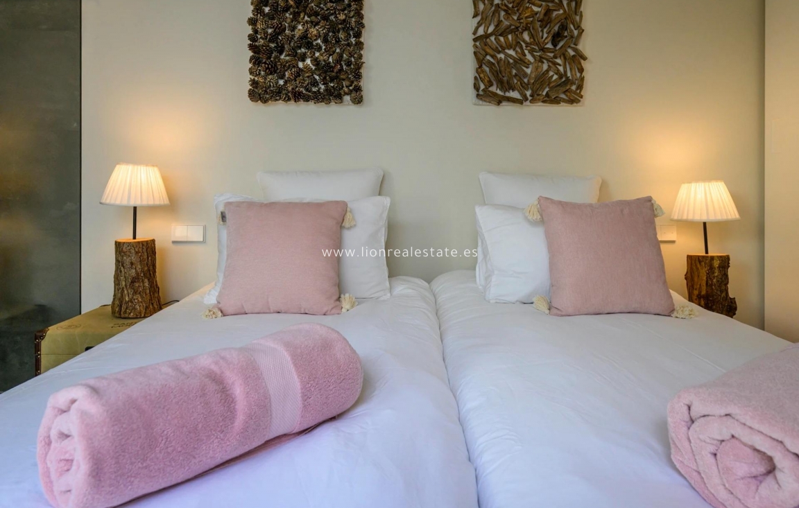 Odsprzedaż - Villa - Orihuela Costa - Las Colinas Golf