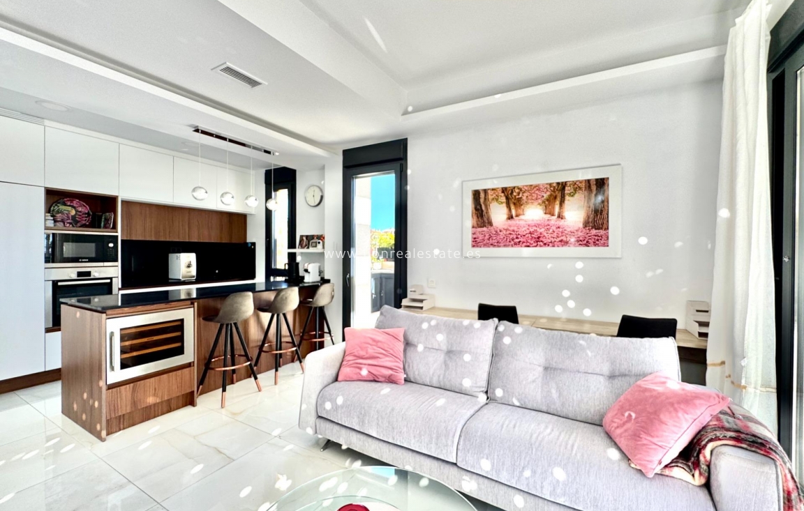Odsprzedaż - Villa - Orihuela Costa - Lomas de Cabo Roig