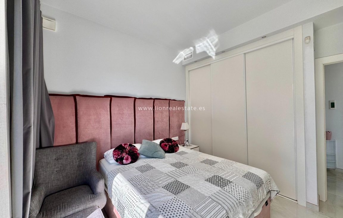 Odsprzedaż - Villa - Orihuela Costa - Lomas de Cabo Roig