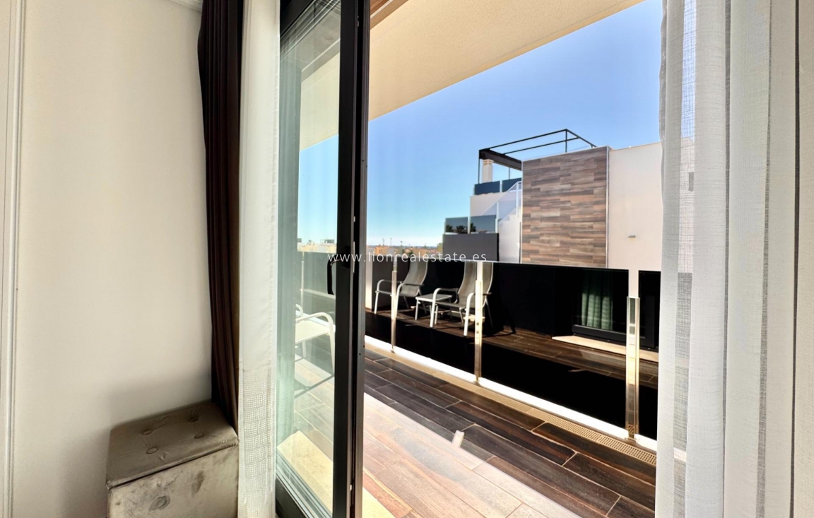 Odsprzedaż - Villa - Orihuela Costa - Lomas de Cabo Roig