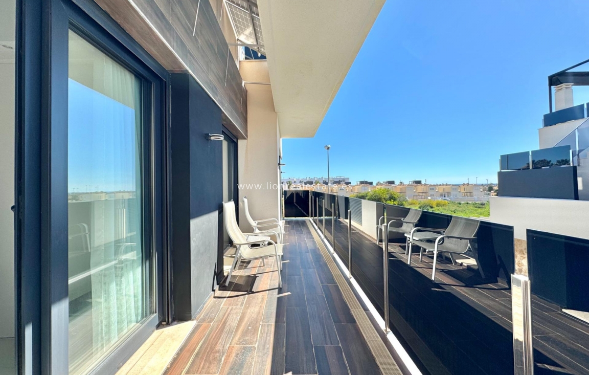 Odsprzedaż - Villa - Orihuela Costa - Lomas de Cabo Roig
