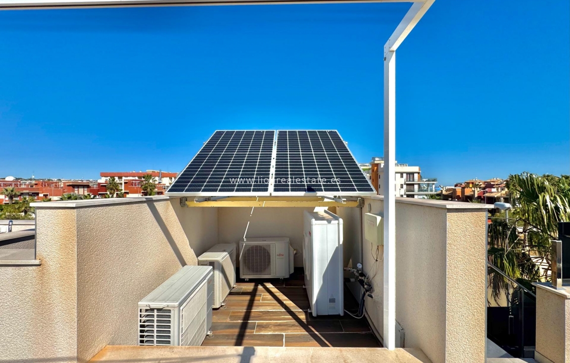 Odsprzedaż - Villa - Orihuela Costa - Lomas de Cabo Roig