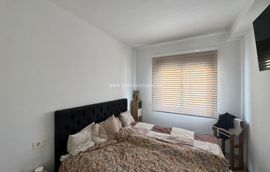 Odsprzedaż - Villa - Orihuela Costa - PAU 26