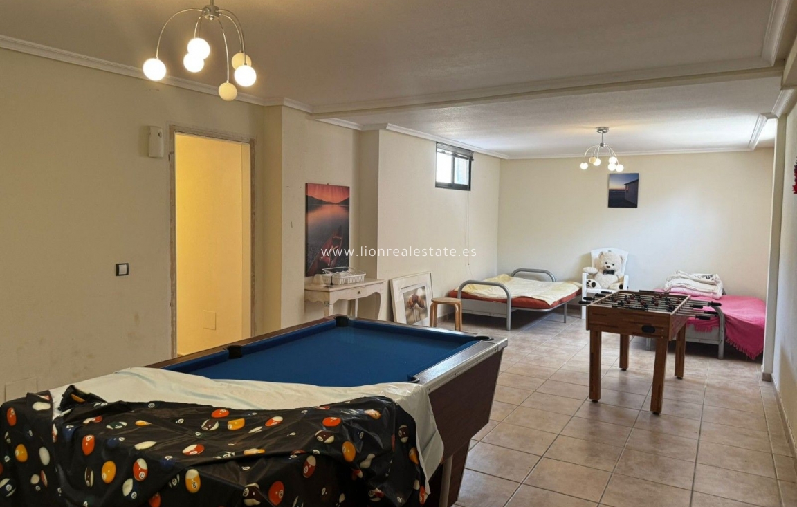 Odsprzedaż - Villa - Orihuela Costa - PAU 8