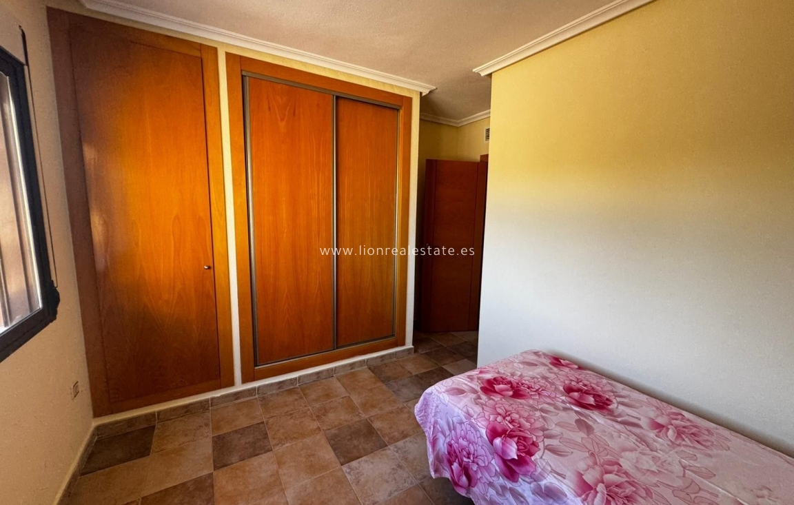 Odsprzedaż - Villa - Orihuela Costa - PAU 8