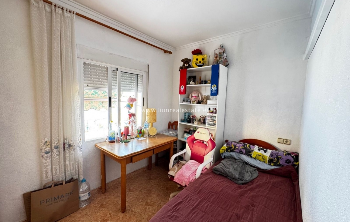 Odsprzedaż - Villa - Orihuela Costa - Rocio del Mar