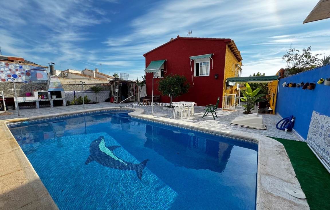 Odsprzedaż - Villa - Orihuela Costa - Rocio del Mar