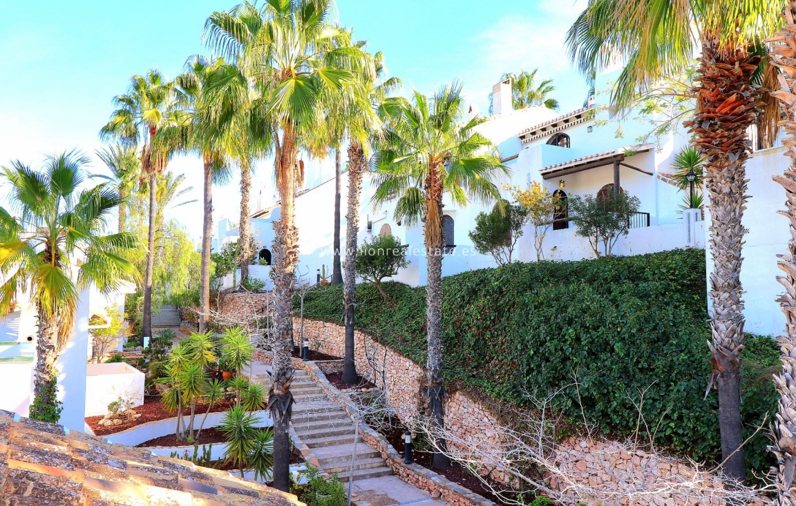 Odsprzedaż - Villa - Orihuela Costa - Villamartín-Las Filipinas