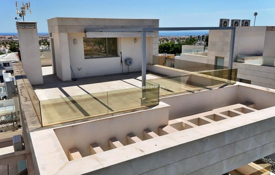 Odsprzedaż - Villa - Orihuela Costa - Villamartín-Las Filipinas