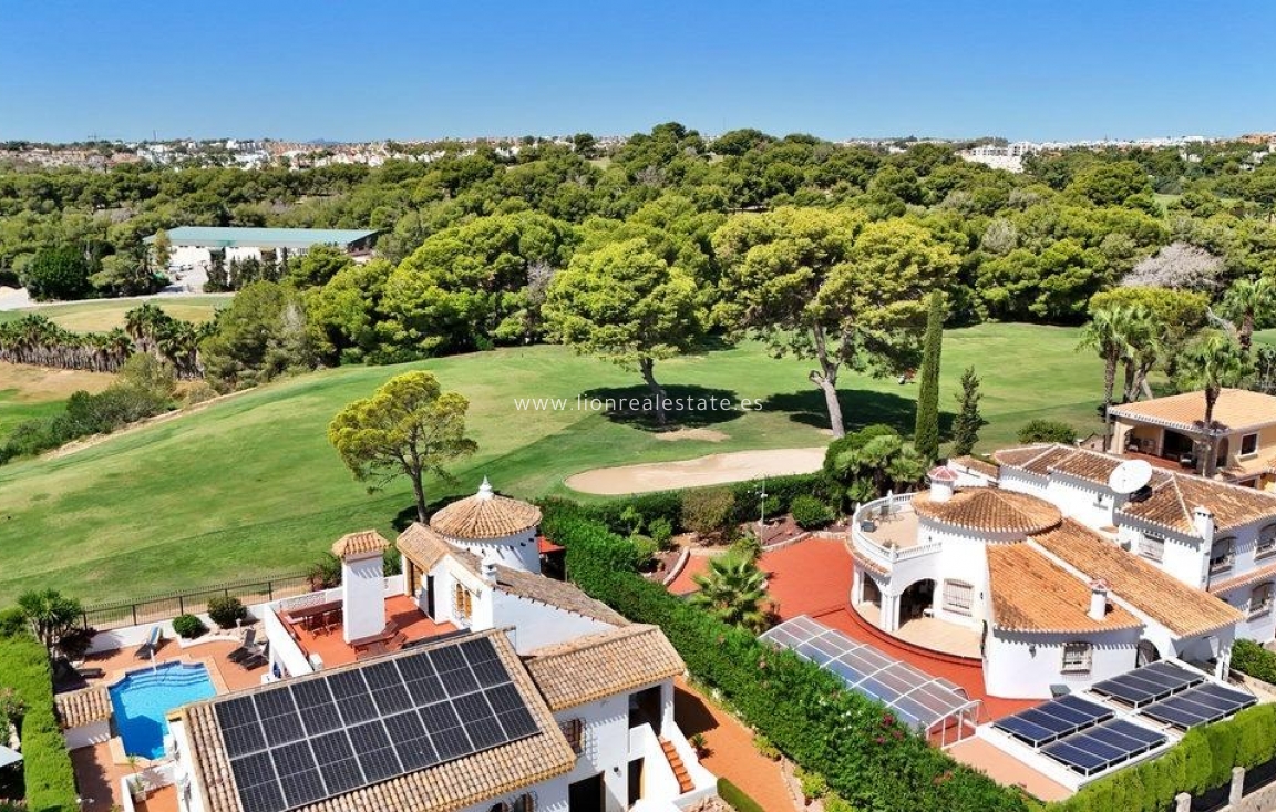 Odsprzedaż - Villa - Orihuela Costa - Villamartín-Las Filipinas