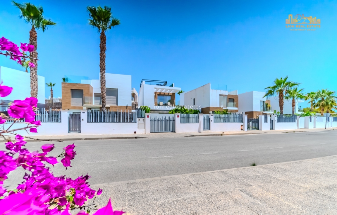 Odsprzedaż - Villa - Orihuela Costa - Villamartín