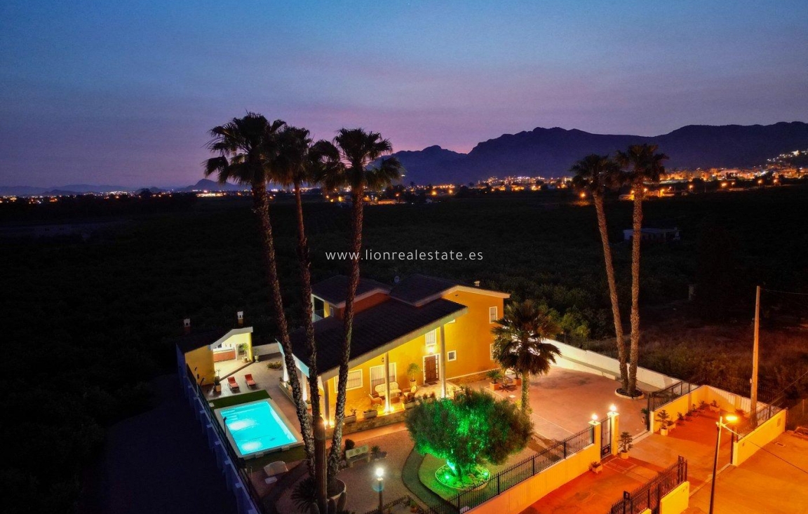 Odsprzedaż - Villa - Orihuela - Desamparados-Hurchillo-Torremendo