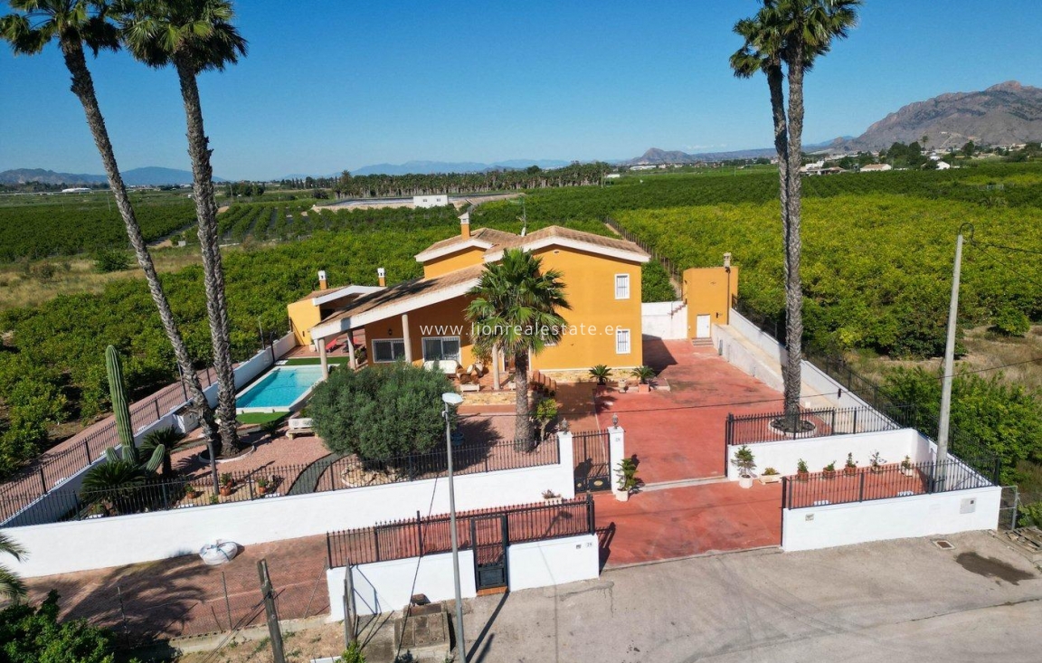 Odsprzedaż - Villa - Orihuela - Desamparados-Hurchillo-Torremendo