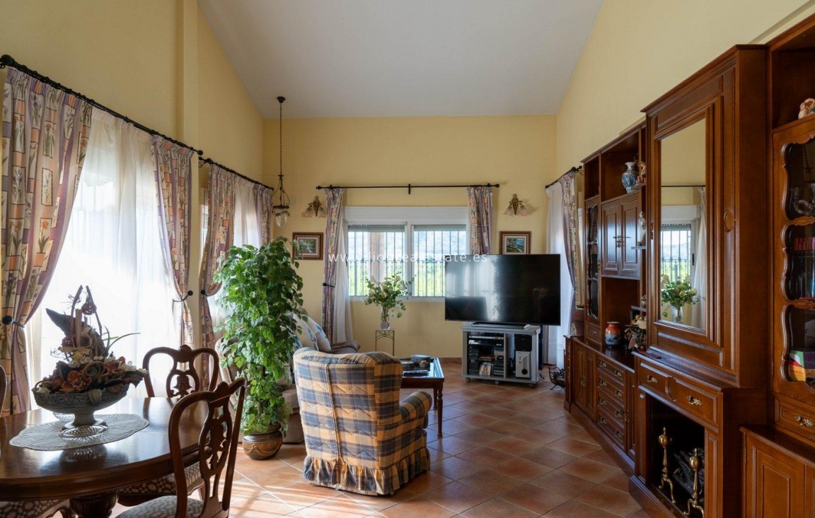 Odsprzedaż - Villa - Orihuela - Desamparados-Hurchillo-Torremendo