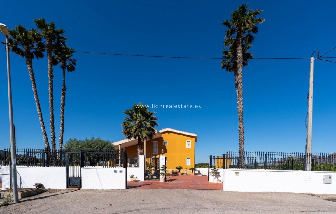 Odsprzedaż - Villa - Orihuela - Desamparados-Hurchillo-Torremendo