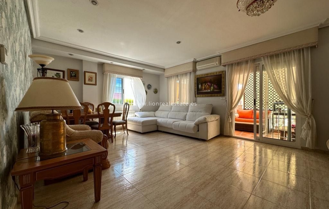 Odsprzedaż - Villa - Torrevieja - La Mata