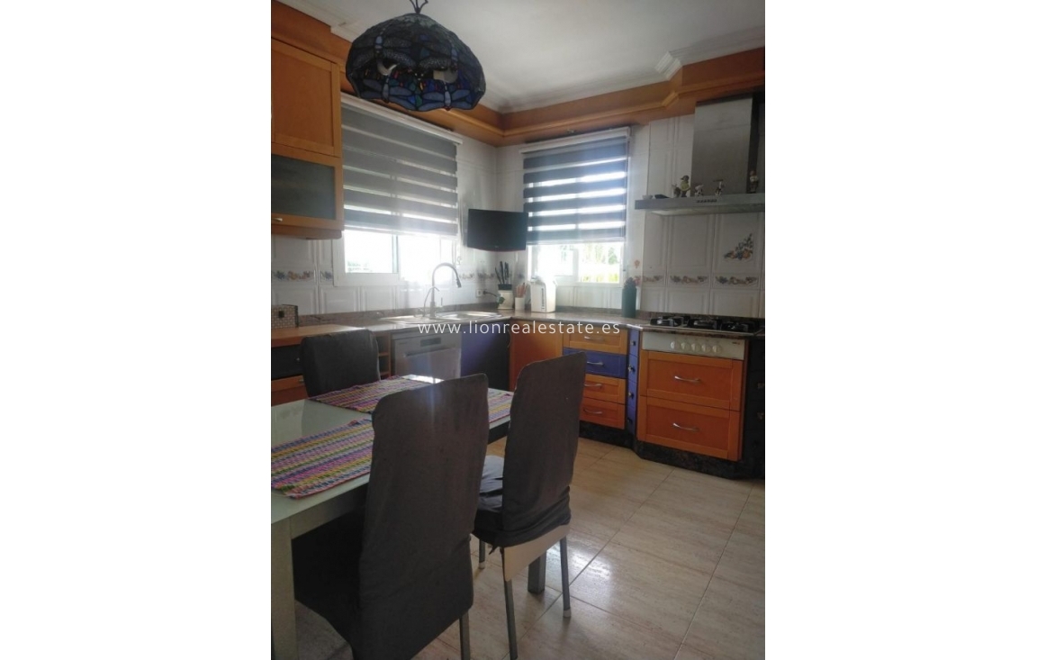 Odsprzedaż - Villa - Torrevieja - La Mata