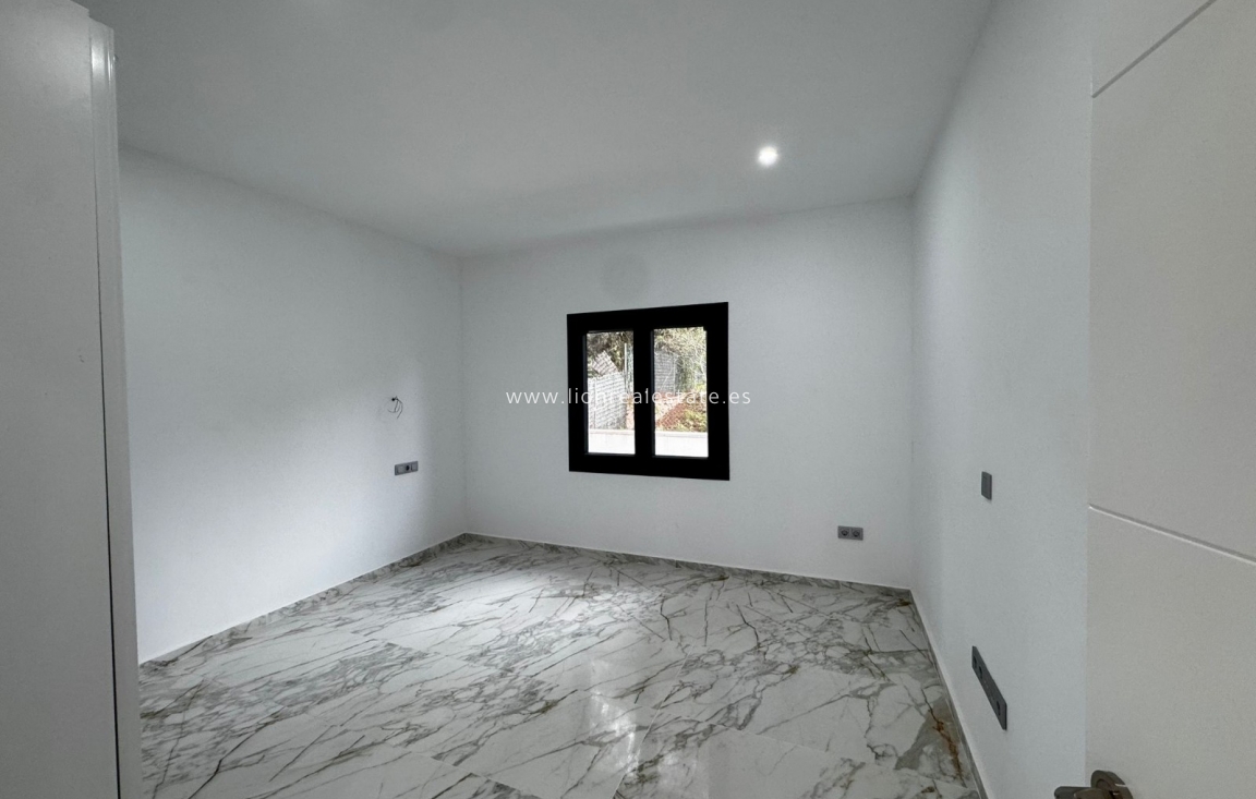 Odsprzedaż - Villa - Torrevieja - Los Balcones