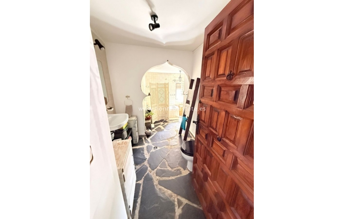 Odsprzedaż - Villa - Valencia - Sant Francesc