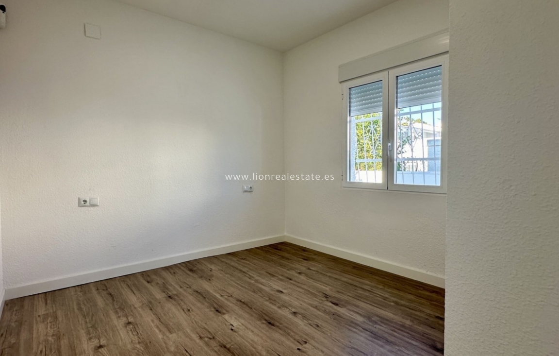 Перепродажа - Бунгало - Orihuela Costa - Las Filipinas