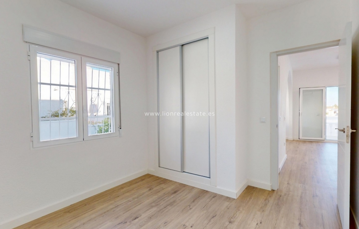 Перепродажа - Бунгало - Orihuela Costa - Las Filipinas