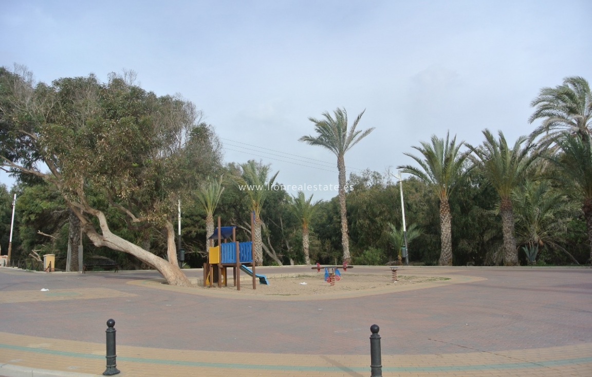 Перепродажа - Commercial Unit - Guardamar del Segura - Playa