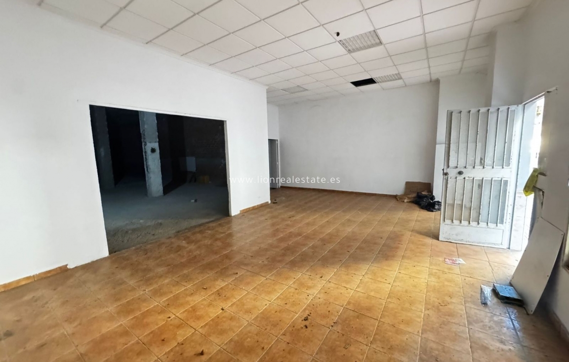Перепродажа - Commercial Unit - Torrevieja - Centro