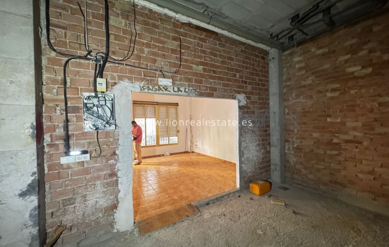 Перепродажа - Commercial Unit - Torrevieja - Centro