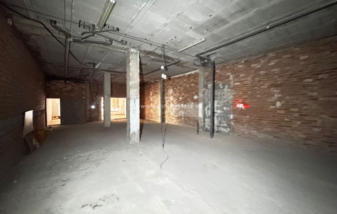 Перепродажа - Commercial Unit - Torrevieja - Centro