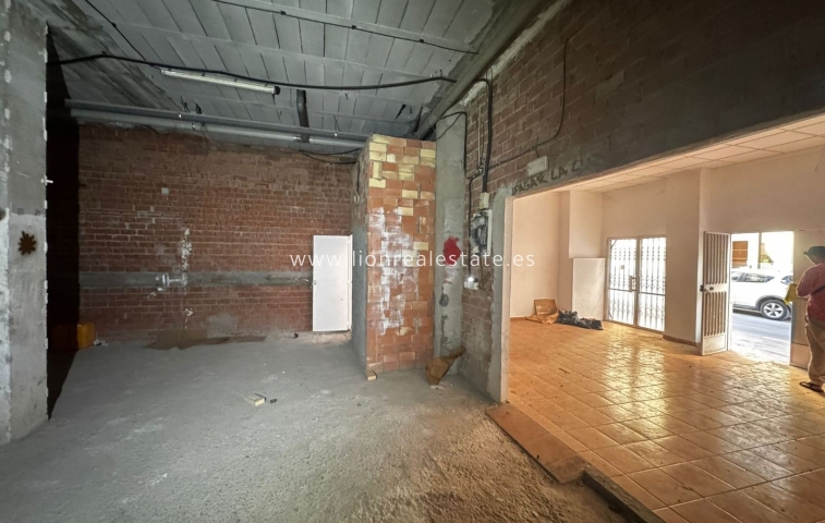 Перепродажа - Commercial Unit - Torrevieja - Centro