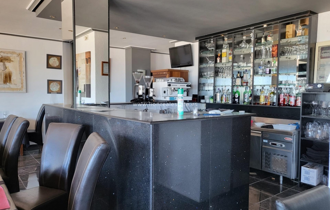 Перепродажа - Commercial Unit - Torrevieja - Playa del cura