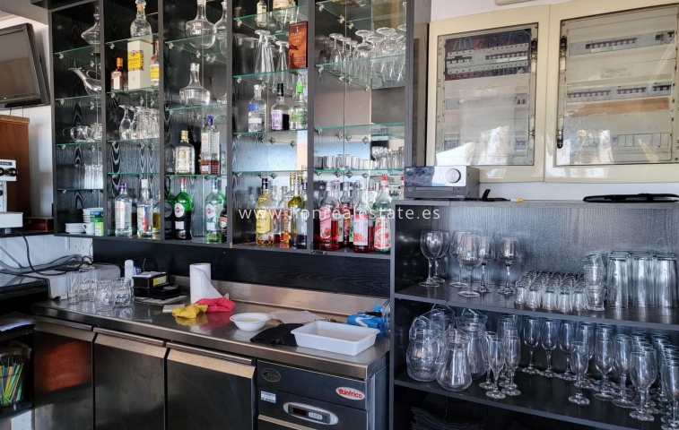 Перепродажа - Commercial Unit - Torrevieja - Playa del cura