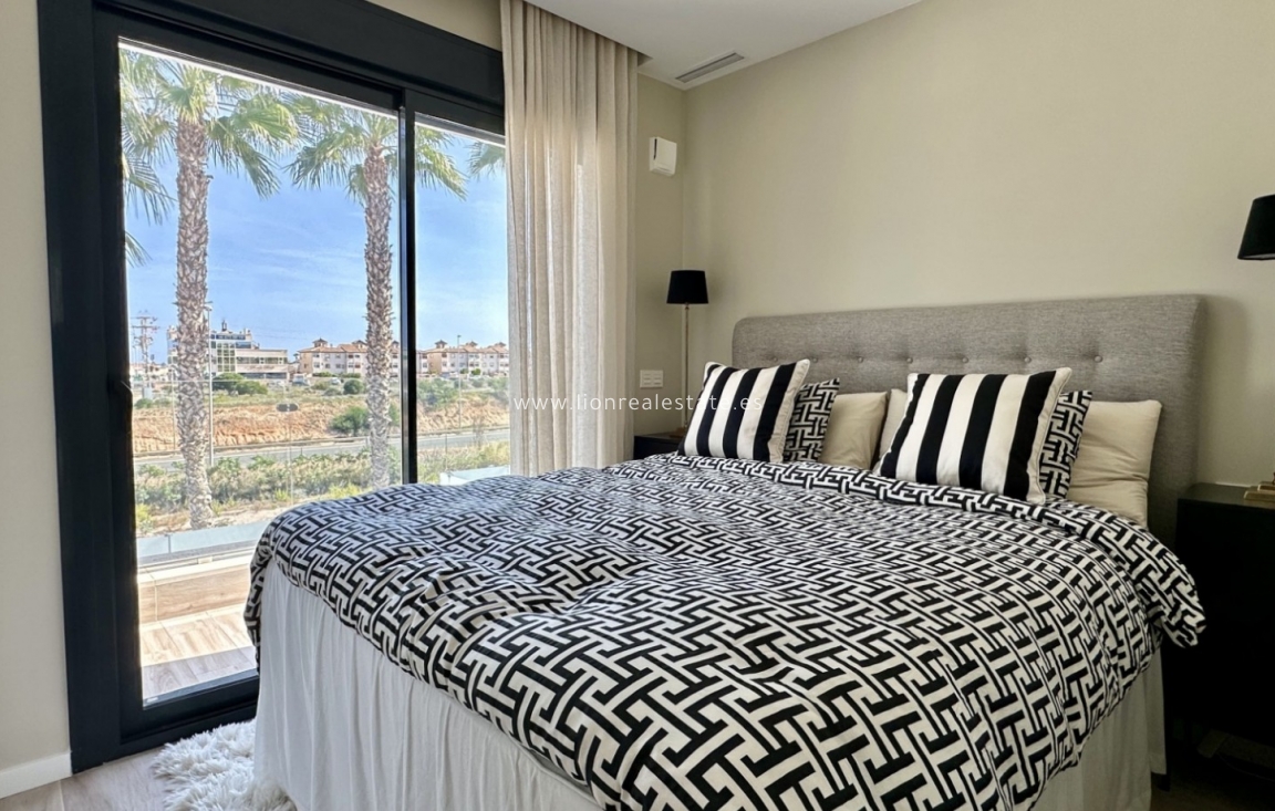 Перепродажа - Detached Villa - Orihuela Costa - Lomas de Cabo Roig