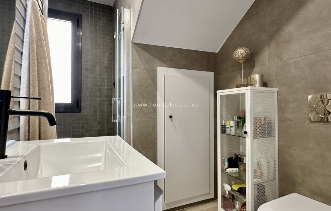 Перепродажа - Detached Villa - Orihuela Costa - Lomas de Cabo Roig