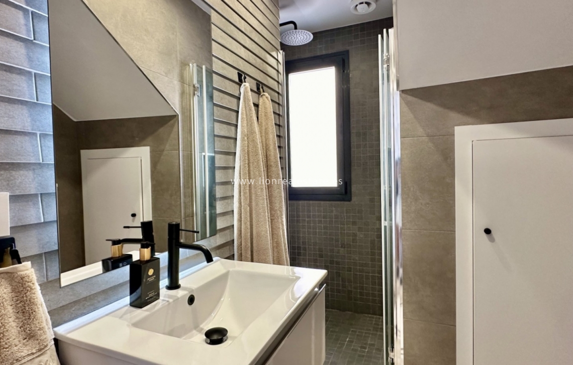 Перепродажа - Detached Villa - Orihuela Costa - Lomas de Cabo Roig