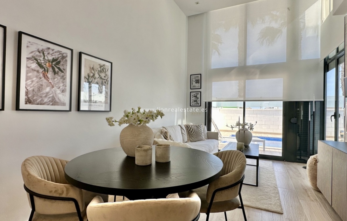 Перепродажа - Detached Villa - Orihuela Costa - Lomas de Cabo Roig