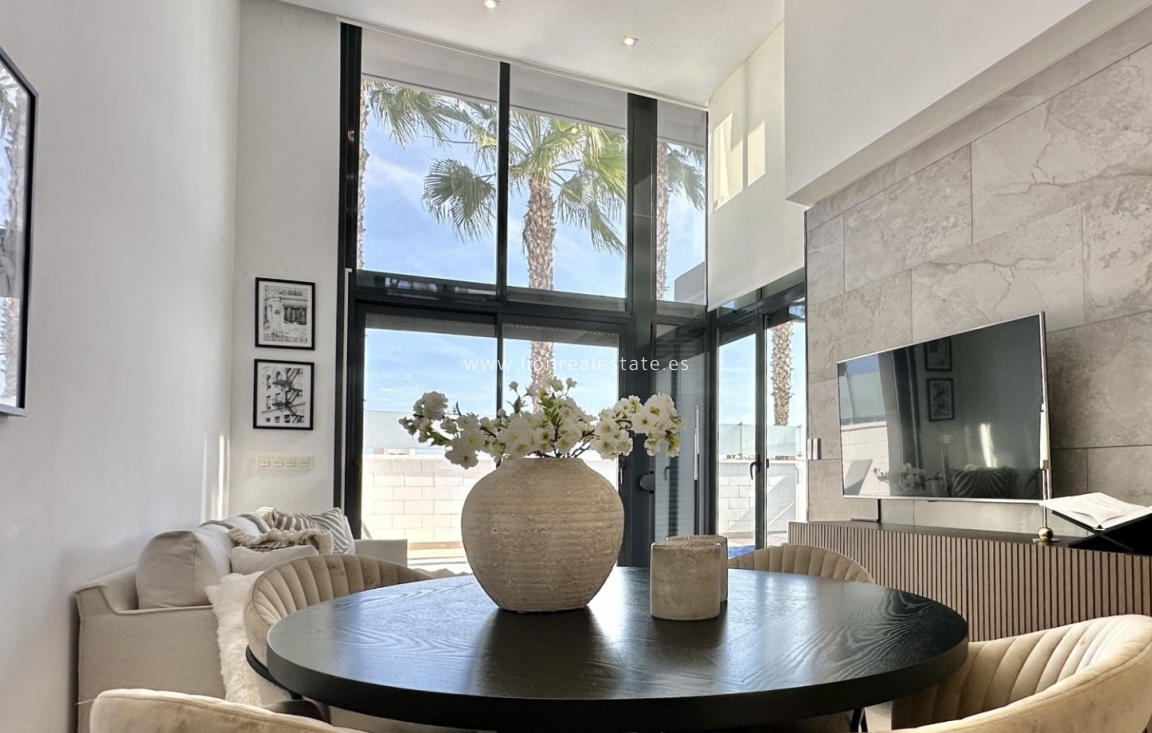 Перепродажа - Detached Villa - Orihuela Costa - Lomas de Cabo Roig