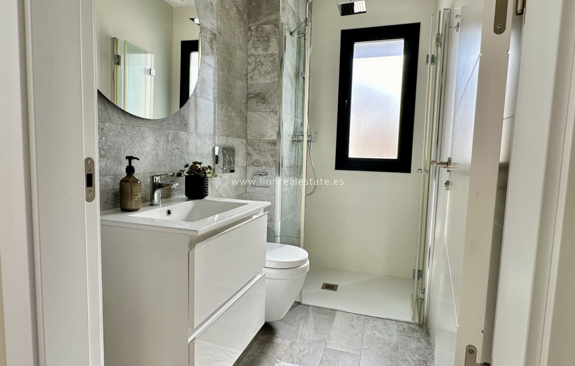 Перепродажа - Detached Villa - Orihuela Costa - Lomas de Cabo Roig