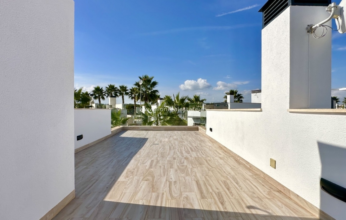 Перепродажа - Detached Villa - Orihuela Costa - Lomas de Cabo Roig