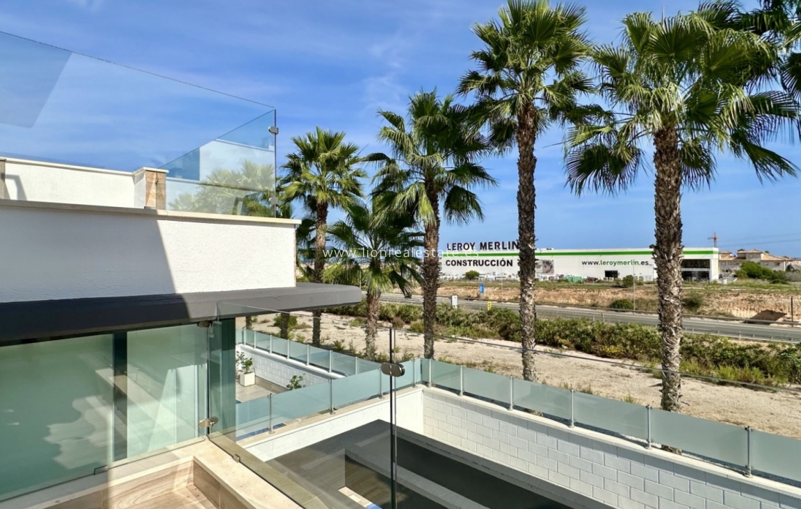 Перепродажа - Detached Villa - Orihuela Costa - Lomas de Cabo Roig