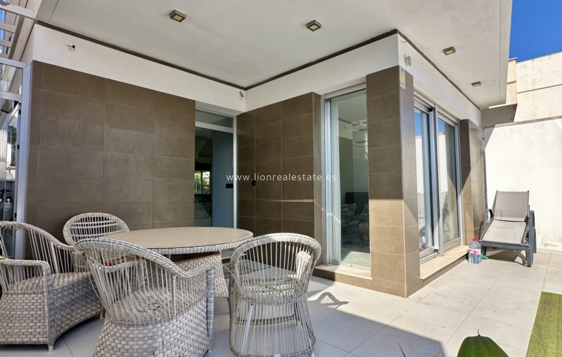 Перепродажа - Detached Villa - Orihuela Costa - Lomas de Cabo Roig